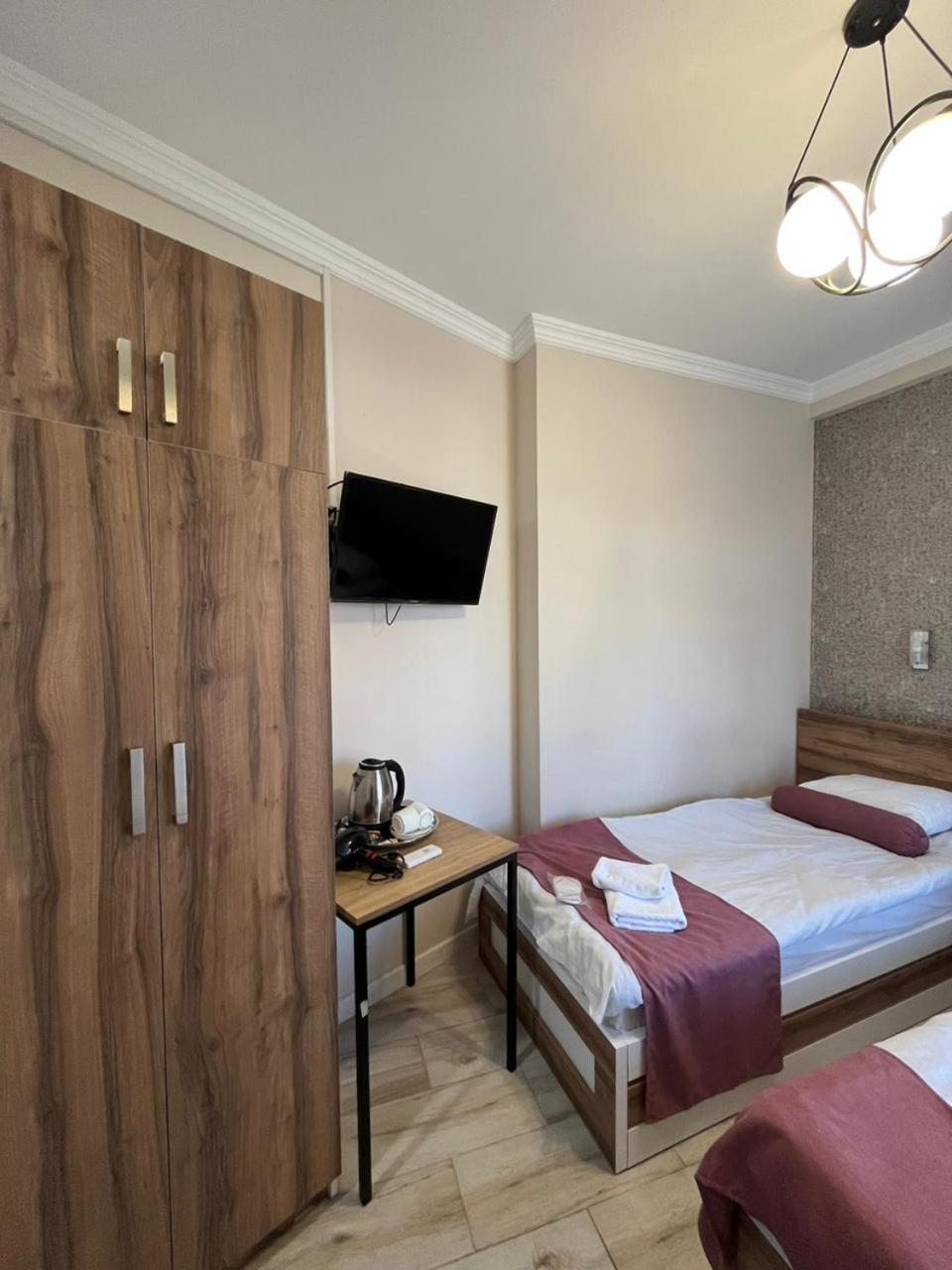 Mahali Hotel バトゥーミ エクステリア 写真