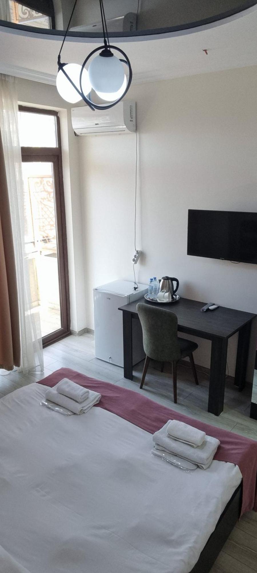 Mahali Hotel バトゥーミ エクステリア 写真