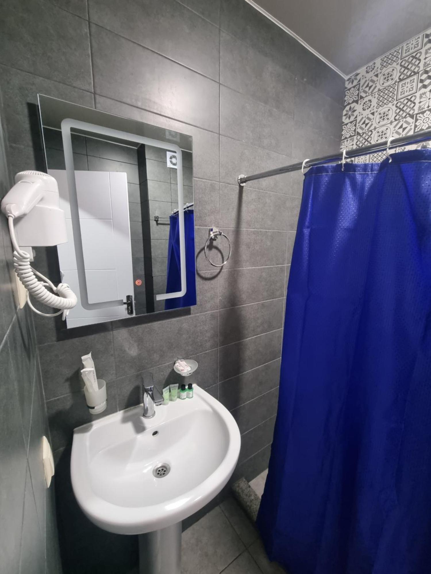 Mahali Hotel バトゥーミ エクステリア 写真