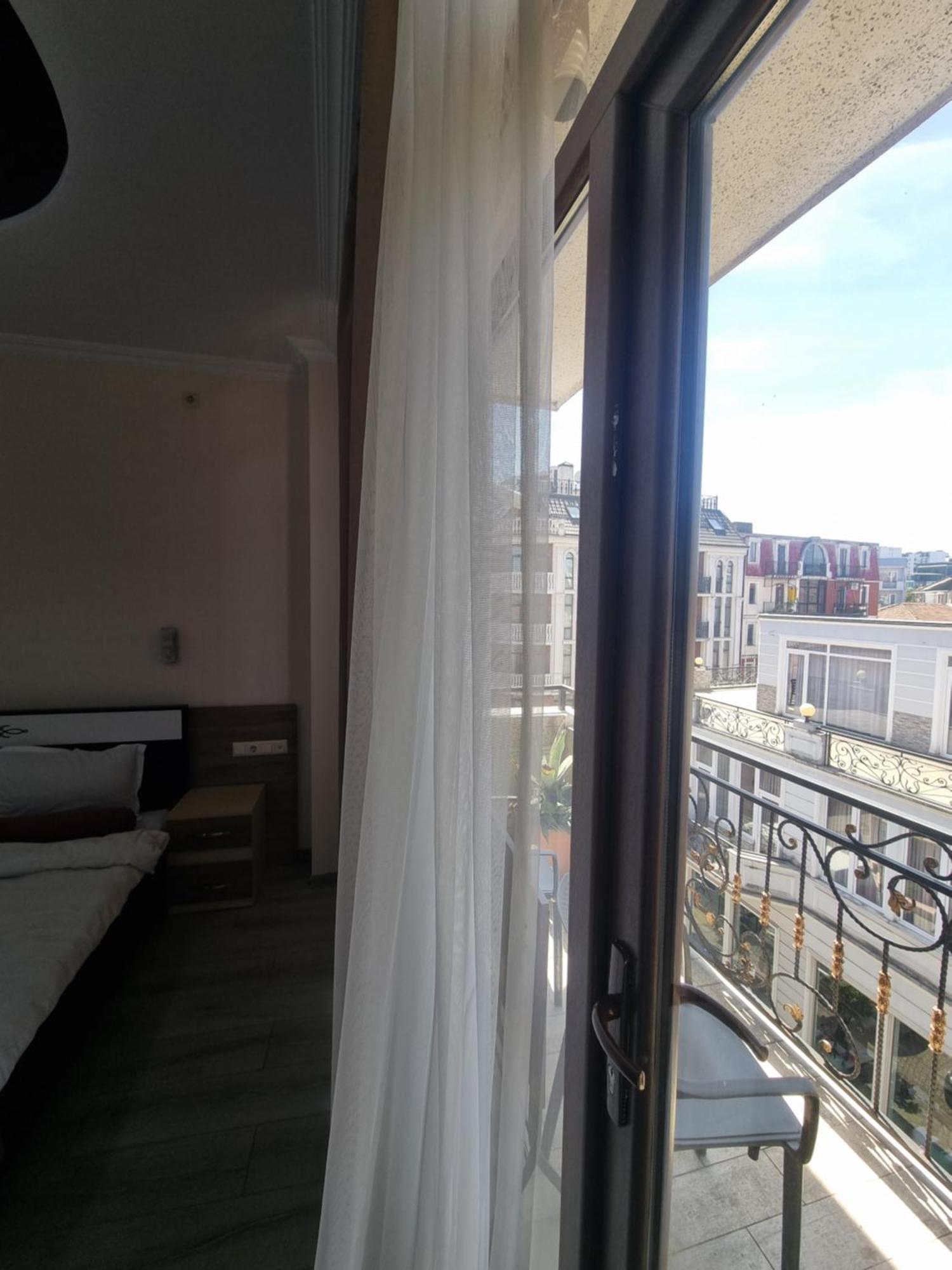 Mahali Hotel バトゥーミ エクステリア 写真