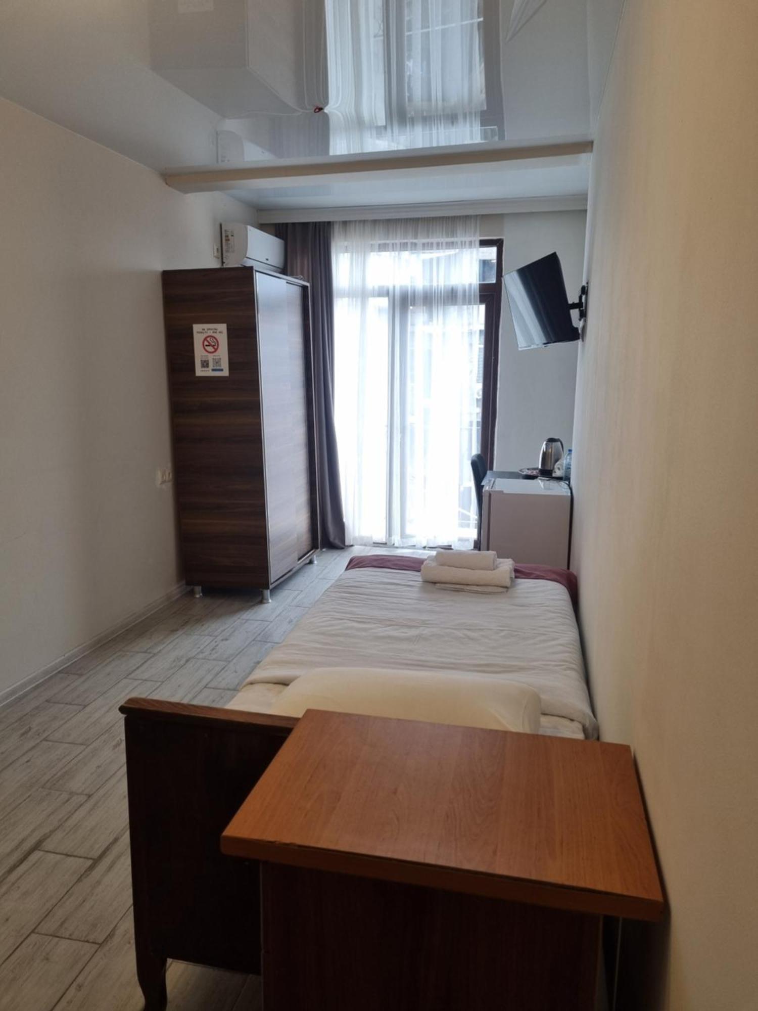 Mahali Hotel バトゥーミ エクステリア 写真