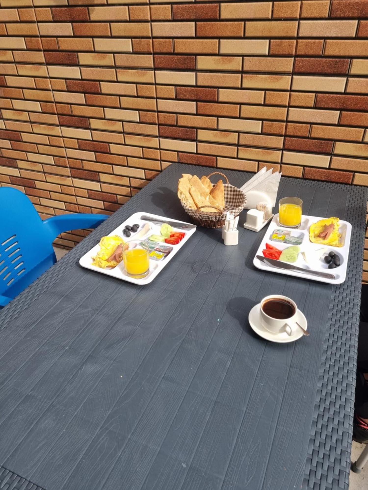 Mahali Hotel バトゥーミ エクステリア 写真