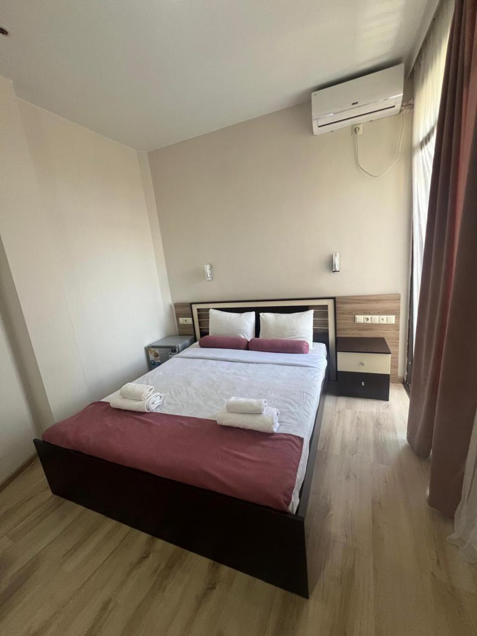 Mahali Hotel バトゥーミ エクステリア 写真