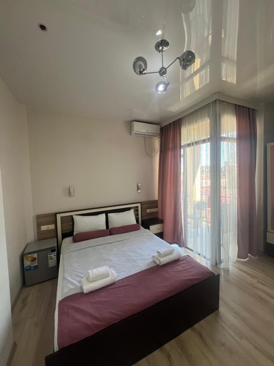 Mahali Hotel バトゥーミ エクステリア 写真